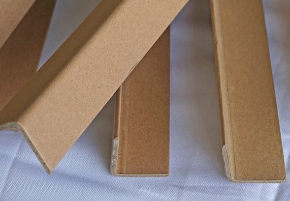 What is a paper corner? Paper corner protector, also known as edge board, is one of the most popular packaging products around the world, used to replace wood packaging and other bulky packaging methods. It has the characteristics of low price, light weight, firmness, and environmental protection requirements. Also known as angle paper and paper angle steel, it is made of yarn tube paper and cattle card paper by a set of angle protection machine, and is perpendicular to each other. It can replace 100% of wood for recycling and reuse. It is an ideal new green packaging material.