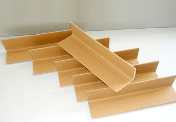 What is a paper corner? Paper corner protector, also known as edge board, is one of the most popular packaging products around the world, used to replace wood packaging and other bulky packaging methods. It has the characteristics of low price, light weight, firmness, and environmental protection requirements. Also known as angle paper and paper angle steel, it is made of yarn tube paper and cattle card paper by a set of angle protection machine, and is perpendicular to each other. It can replace 100% of wood for recycling and reuse. It is an ideal new green packaging material.